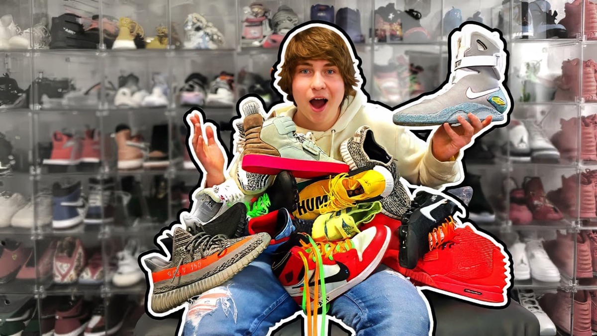 ‎Touring My Ultimate Hypebeast Room and Rare Collections! – Matthew ...
