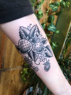 Hen’s Tooth Tattoo photo 8