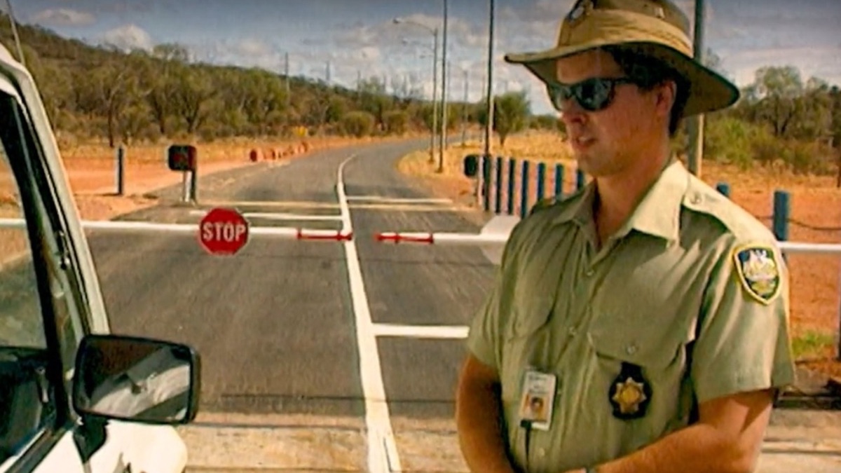 ‎The Secrets of Pine Gap - Spies in the Outback - Apple TV (AU)