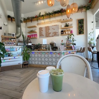 Grinder’s Coffee Bar