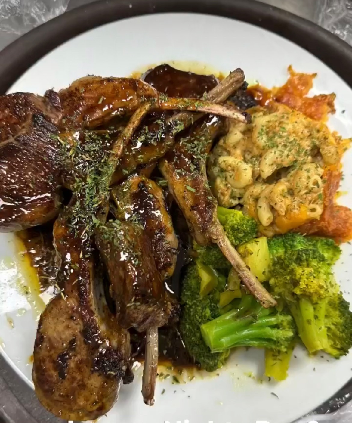 luxury nightz bar & grill