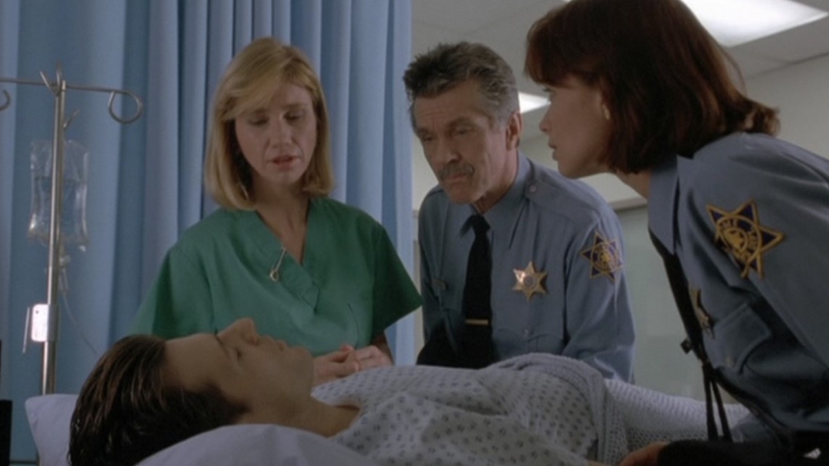 High Tidings Picket Fences (Season 1, Episode 12) Apple TV