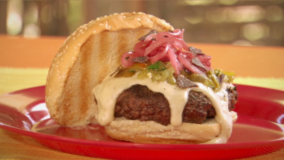 Green Chile Cheeseburger Throwdown with Bobby Flay (Season 6, Episode 12) Apple TV