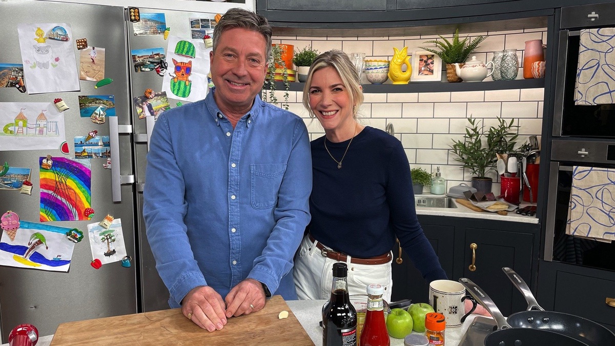 Episode 2 - John and Lisa's Weekend Kitchen (Series 8, Episode 2 ...