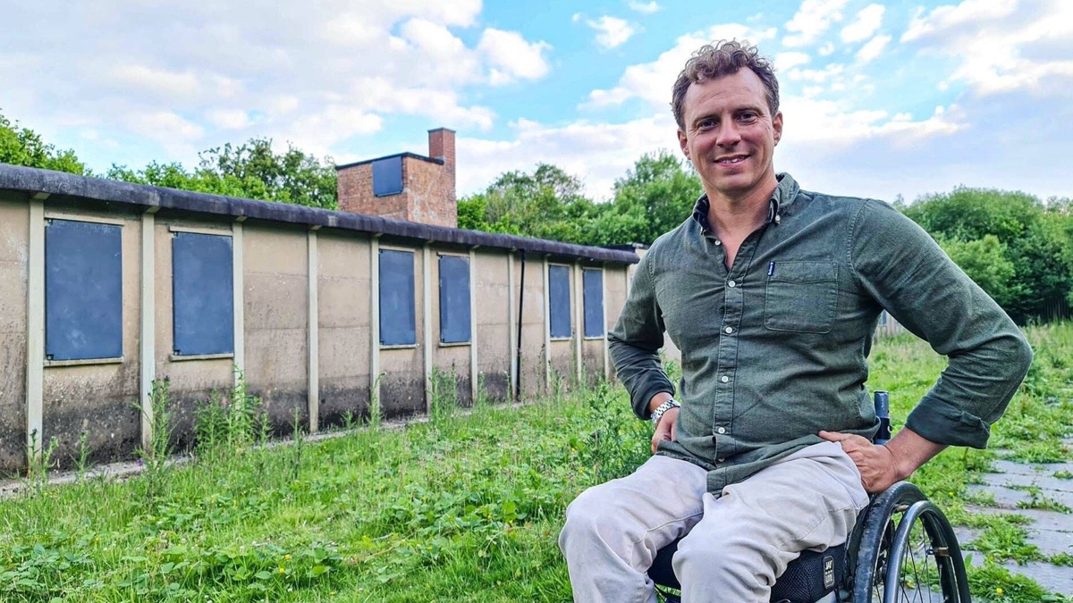 South Wales Walking Wartime Britain (Series 1, Episode 6) Apple TV (IE)