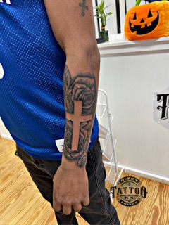 Bizzy Tattoo Empire & Piercing photo 4