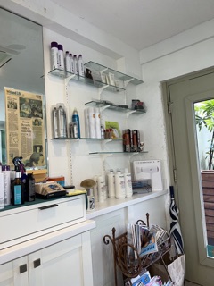 Salon at Kaimana