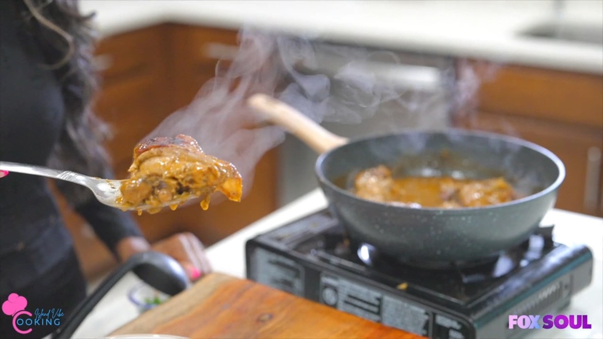 Southern Classic Smothered Chicken Island Vibe Cooking With Rose