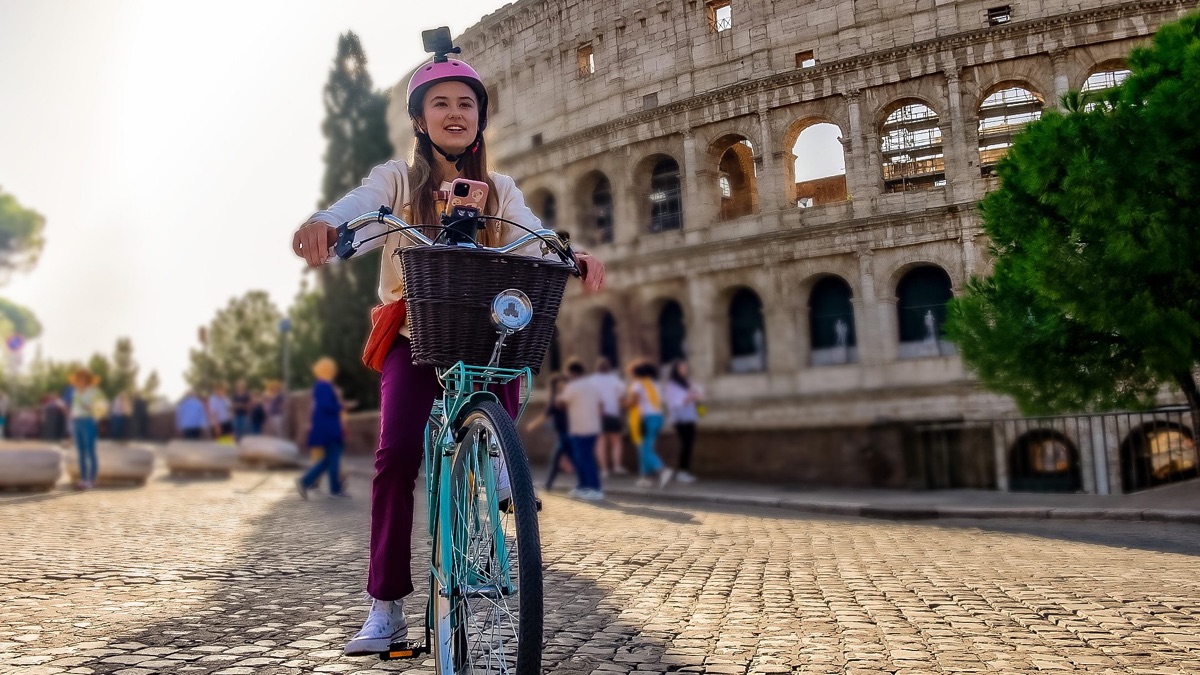 Mamma Mia! Home Sweet Rome! (Season 1, Episode 1) Apple TV (CA)