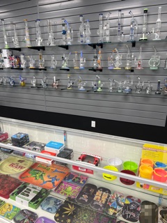 elfbar nachfüll pod läuft aus Vapors Smoke Shop main image 1