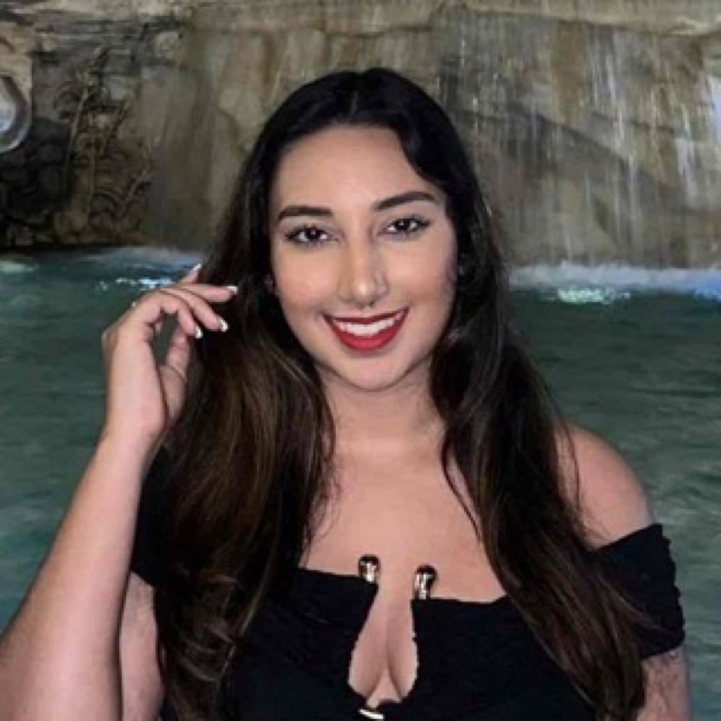 AppleMusic profile picture for @pakeezah