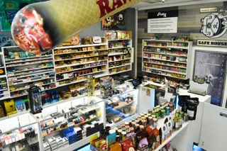Safe House Smoke Shop in Hialeah, FL United States - Apple Maps
