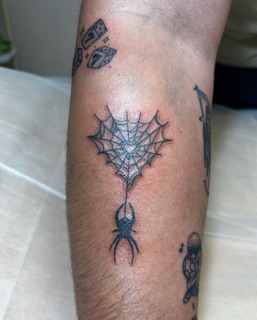 To The Moon & Back Tattoo Studio