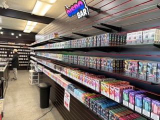 Red Star Vapor & Smoke in Flagstaff, AZ United States