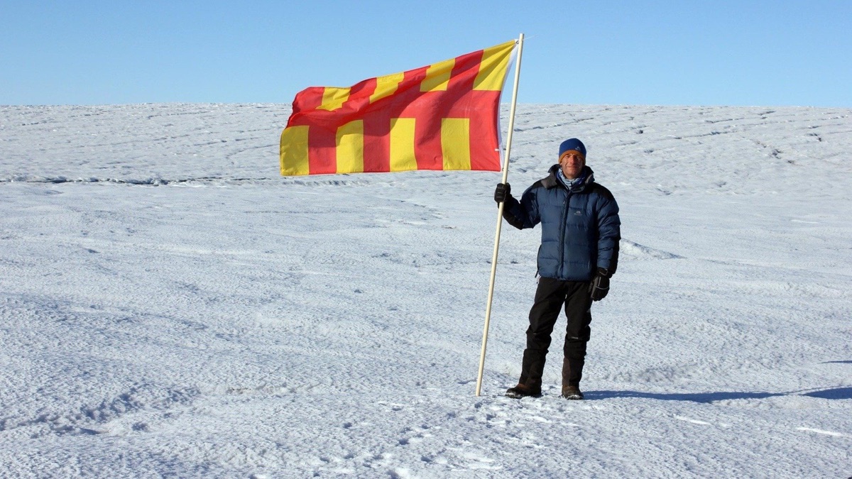 Ascension Island Extreme Fishing with Robson Green (Series 5, Episode