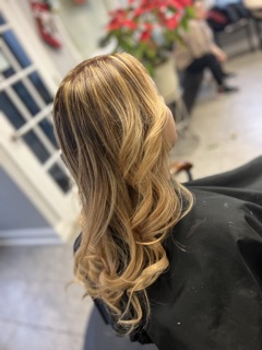 Reyna's Beauty & Hair Salon