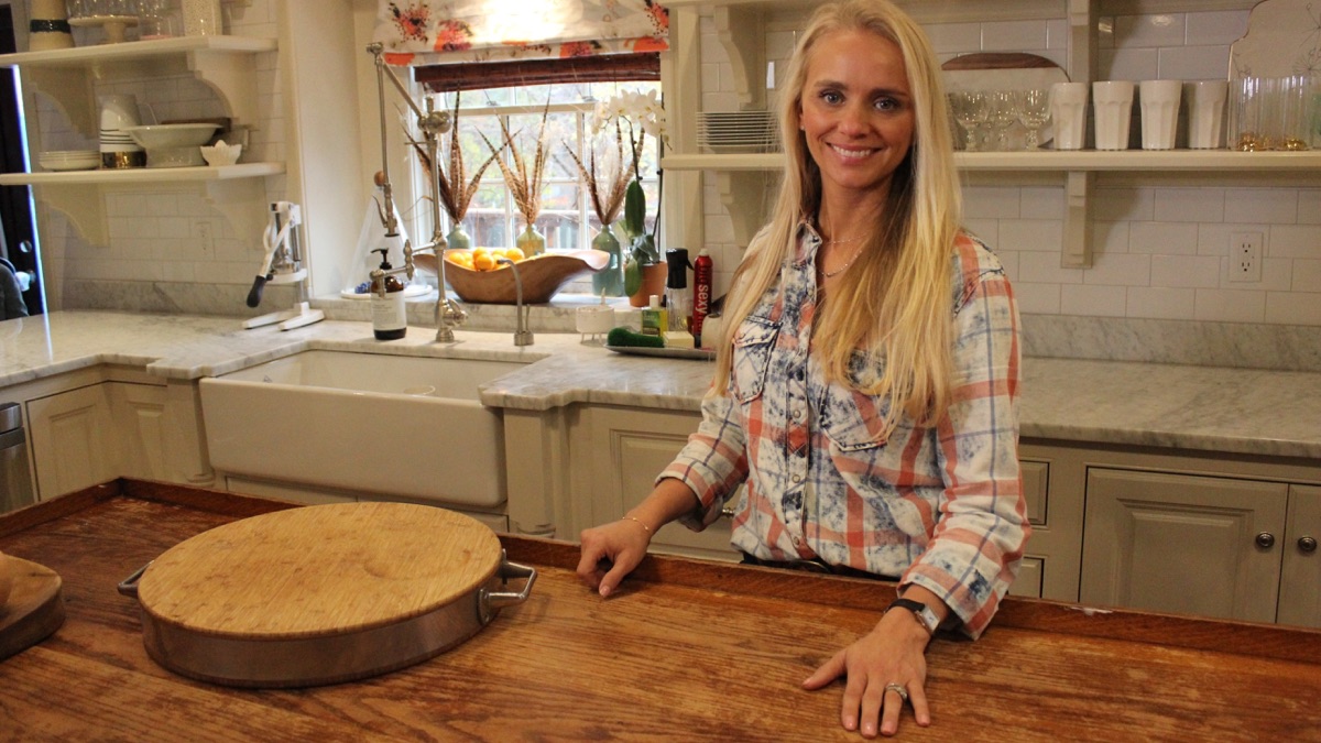 Double Dutch Dilemma Bargain Mansions (Season 1, Episode 1) Apple TV (CA)