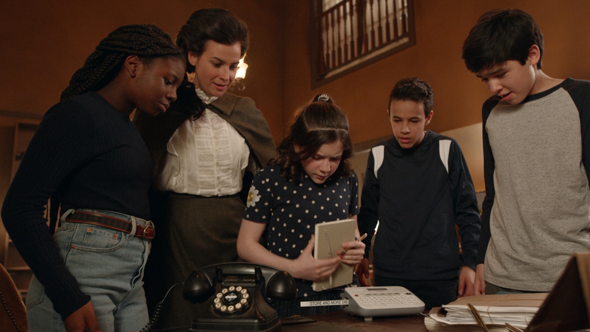 ‎Watch The Case of the Missing Ghost, Part 2 – Ghostwriter (Season 2 ...