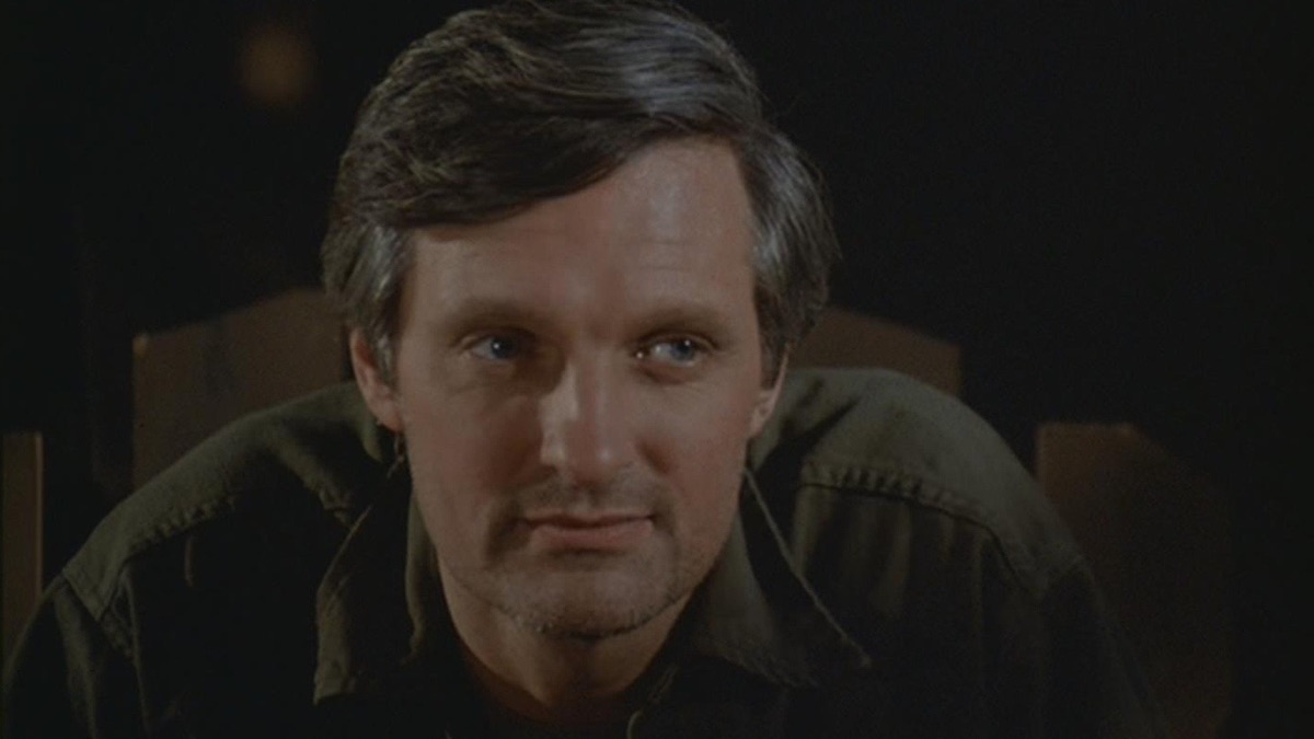 ‎Mail Call Three - M*A*S*H (Series 6, Episode 21) - Apple TV (الإمارات)