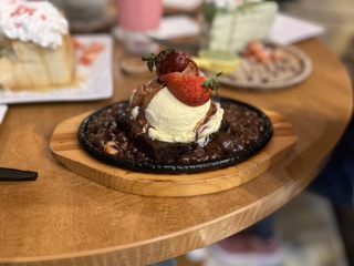 Is Sweet Coffee & Dessert Photos