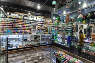 wolf star smoker and vape drive-through and walk in Pflugerville main image 0