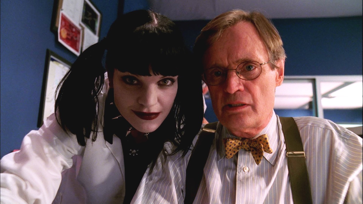 ‎Sub Rosa - NCIS (Season 1, Episode 7) - Apple TV