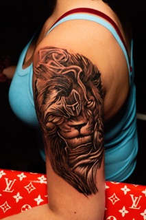 Ove Menduza Tattoo Artist