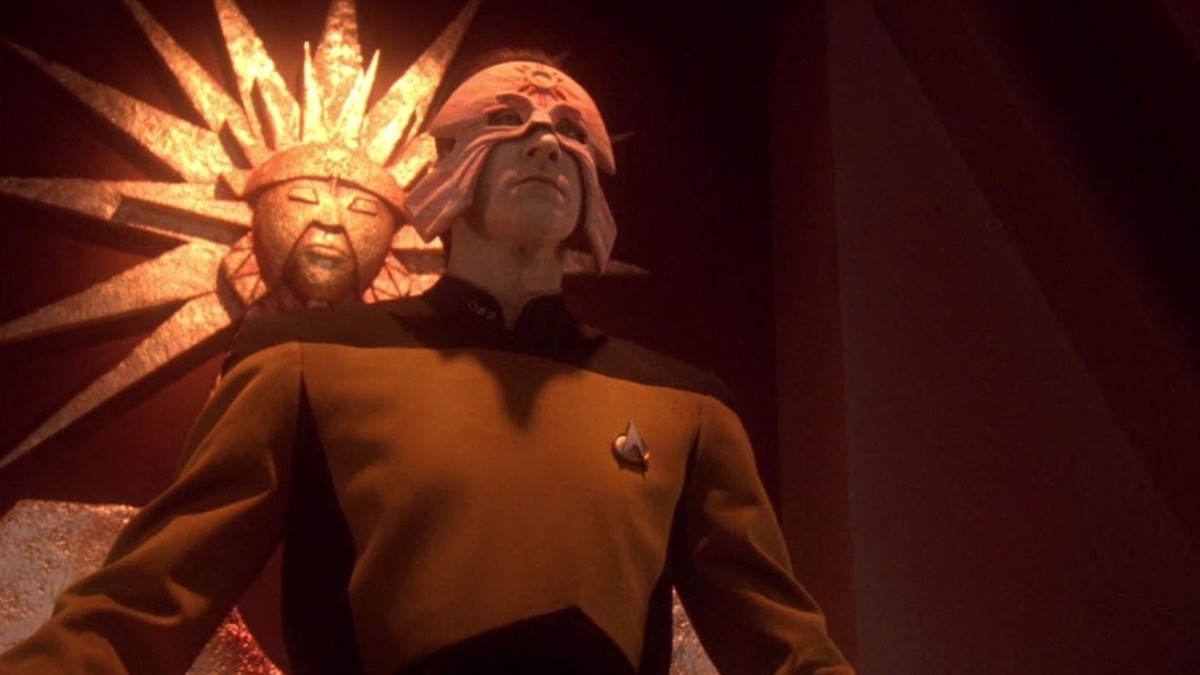 Masks Star Trek The Next Generation (Season 7, Episode 17) Apple