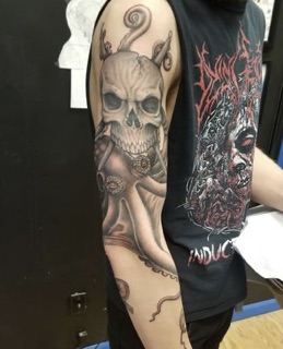 Kinetic Body Art Gallery tattoo studio in Gardiners Plaza