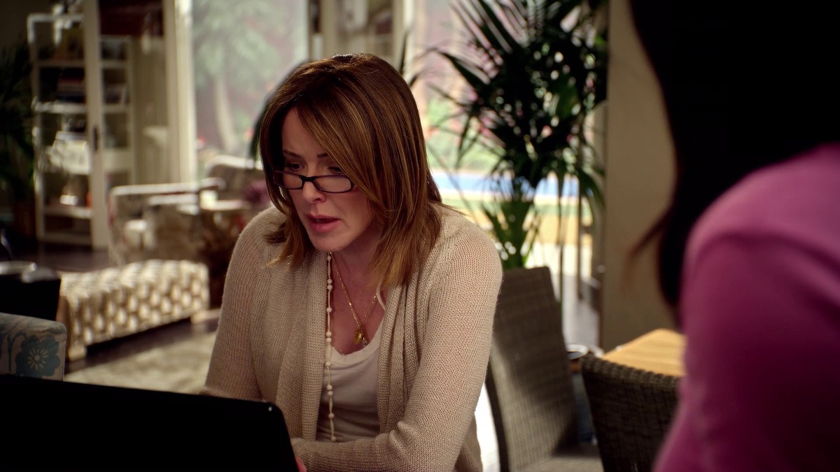 Finding Out - Cougar Town (temporada 1, episodio 24) - Apple TV (MX)