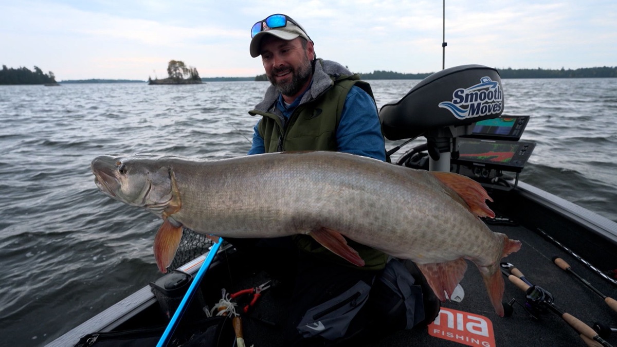 ‎Giant Eagle Lake Muskies – Lindner's Angling Edge (Season 22, Episode ...