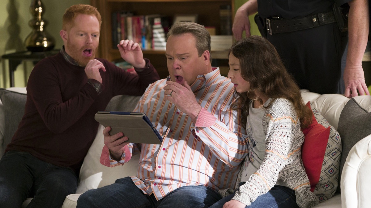 Finding Fizbo — Modern Family Apple TV