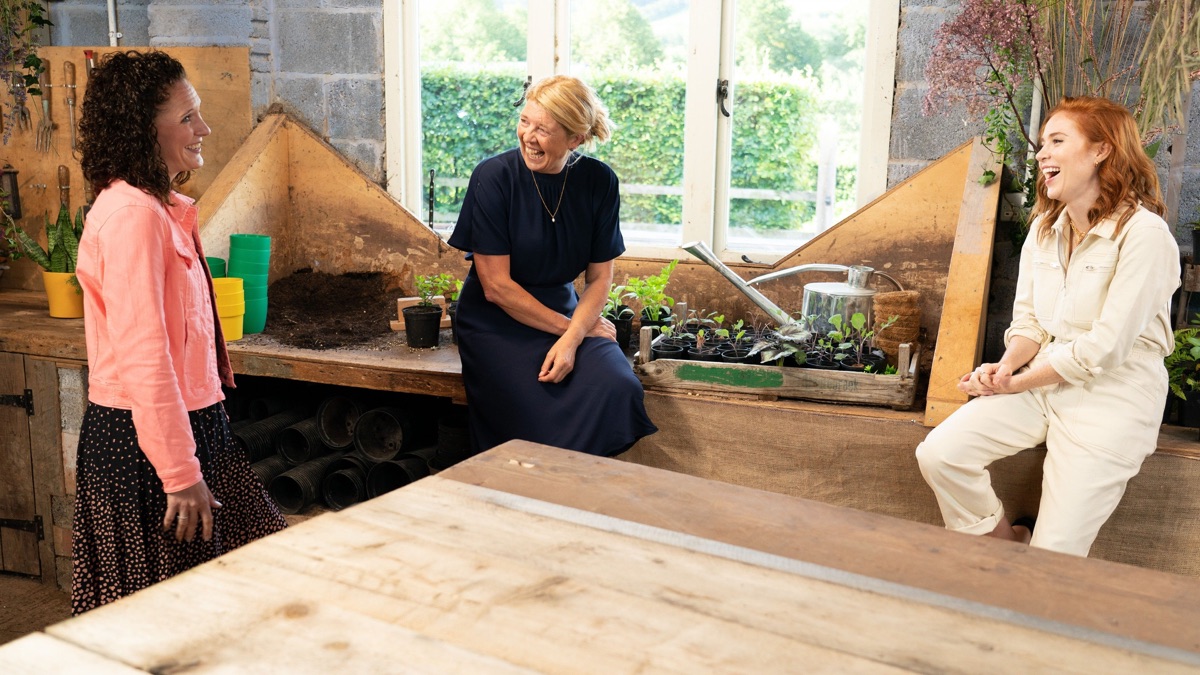 Mandy And Chris/ Ben And Elaine Your Garden Made Perfect (Season 1