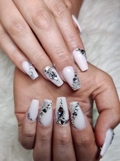 Grandlux Nails
