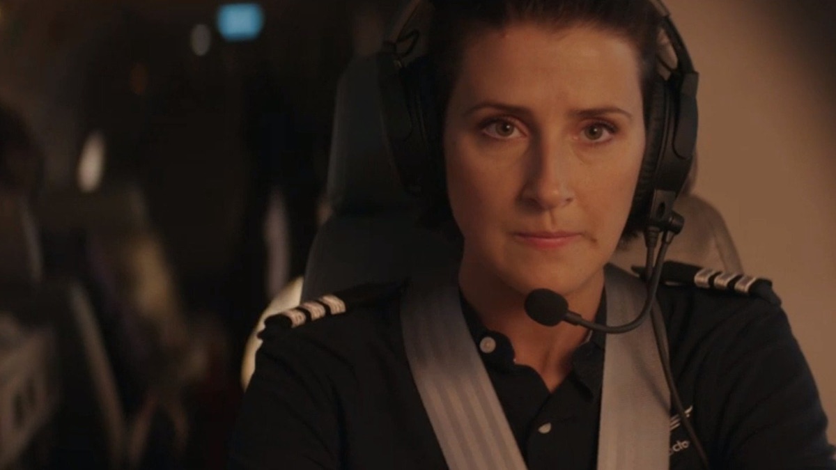 Episode 4 - RFDS Royal Flying Doctor Service (Season 2, Episode 4 ...