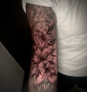 Mi Familia Tattoo Studio tattoo studio photo