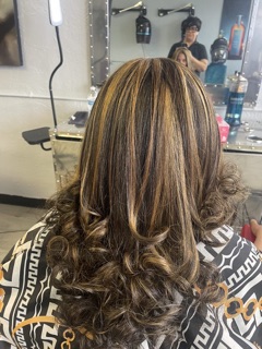 Divas Dominican Hair Salon