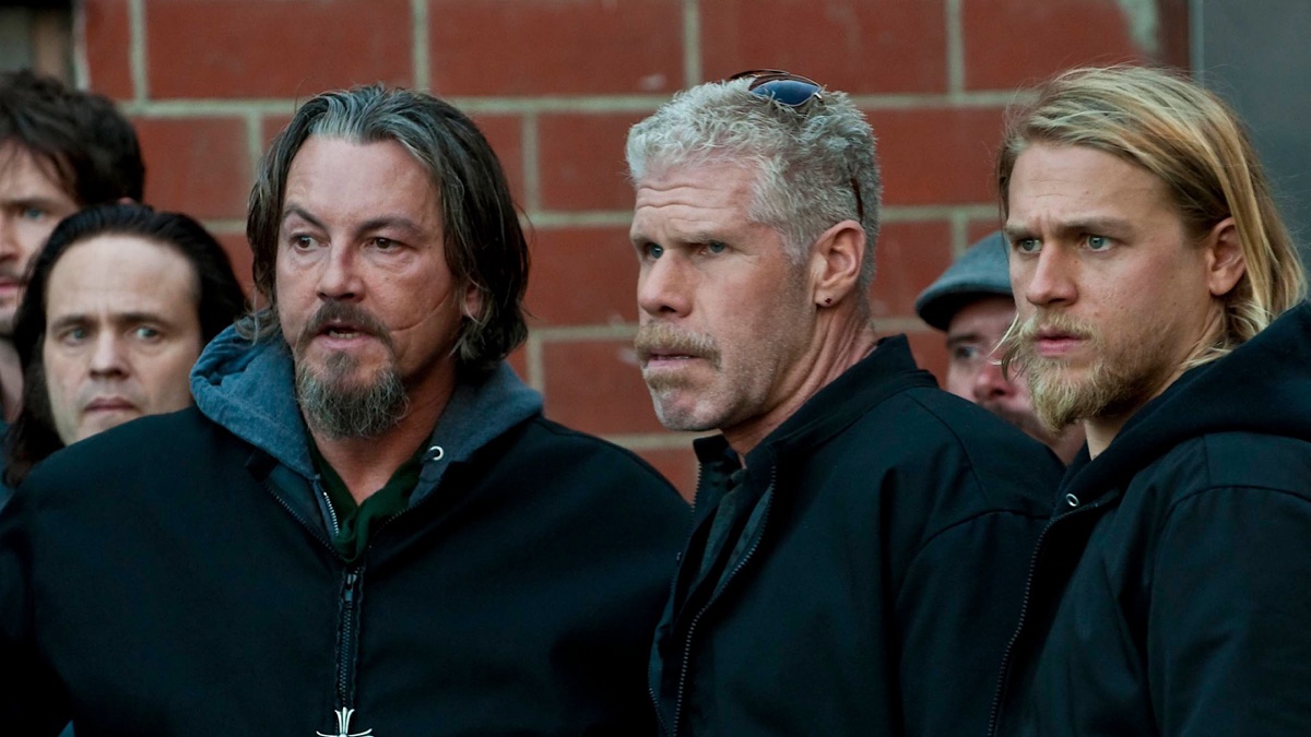 大池塘》第 3 季第 8 集〈飆風不歸路〉- Apple TV (台灣)