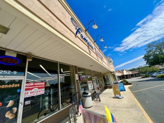 Familia Bakery