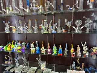 Tobacco Royale Malibu Canyon - Cigars, Vapes, Glass in Calabasas, CA United  States