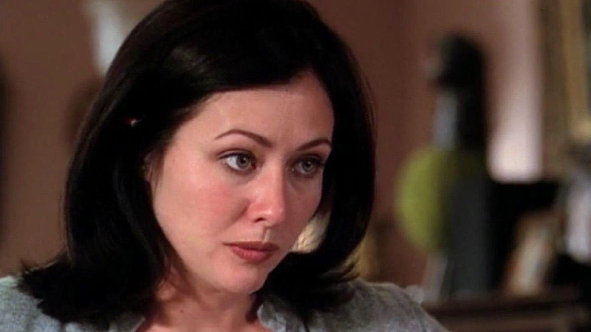 Deja Vu All Over Again - Charmed (Series 1, Episode 22) - Apple TV (BE)