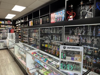Lincoln Smoke Shop in Corona, CA United States