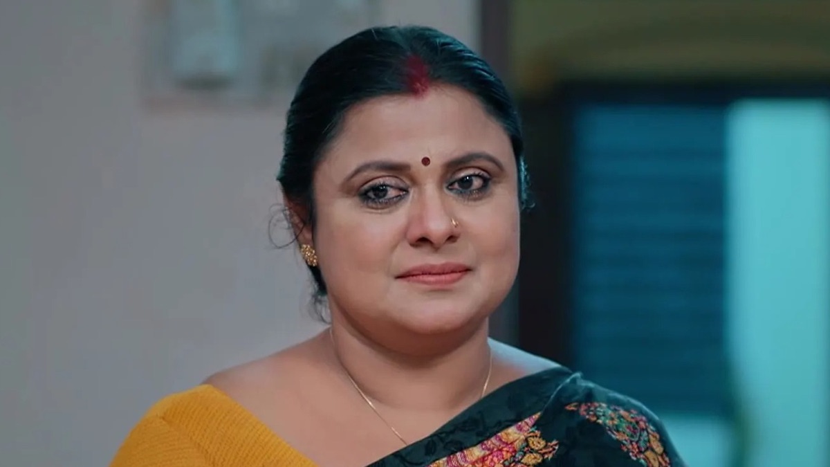‎Rukmini Comes to Kochammini's Help - Akale (Series 1, Episode 380 ...
